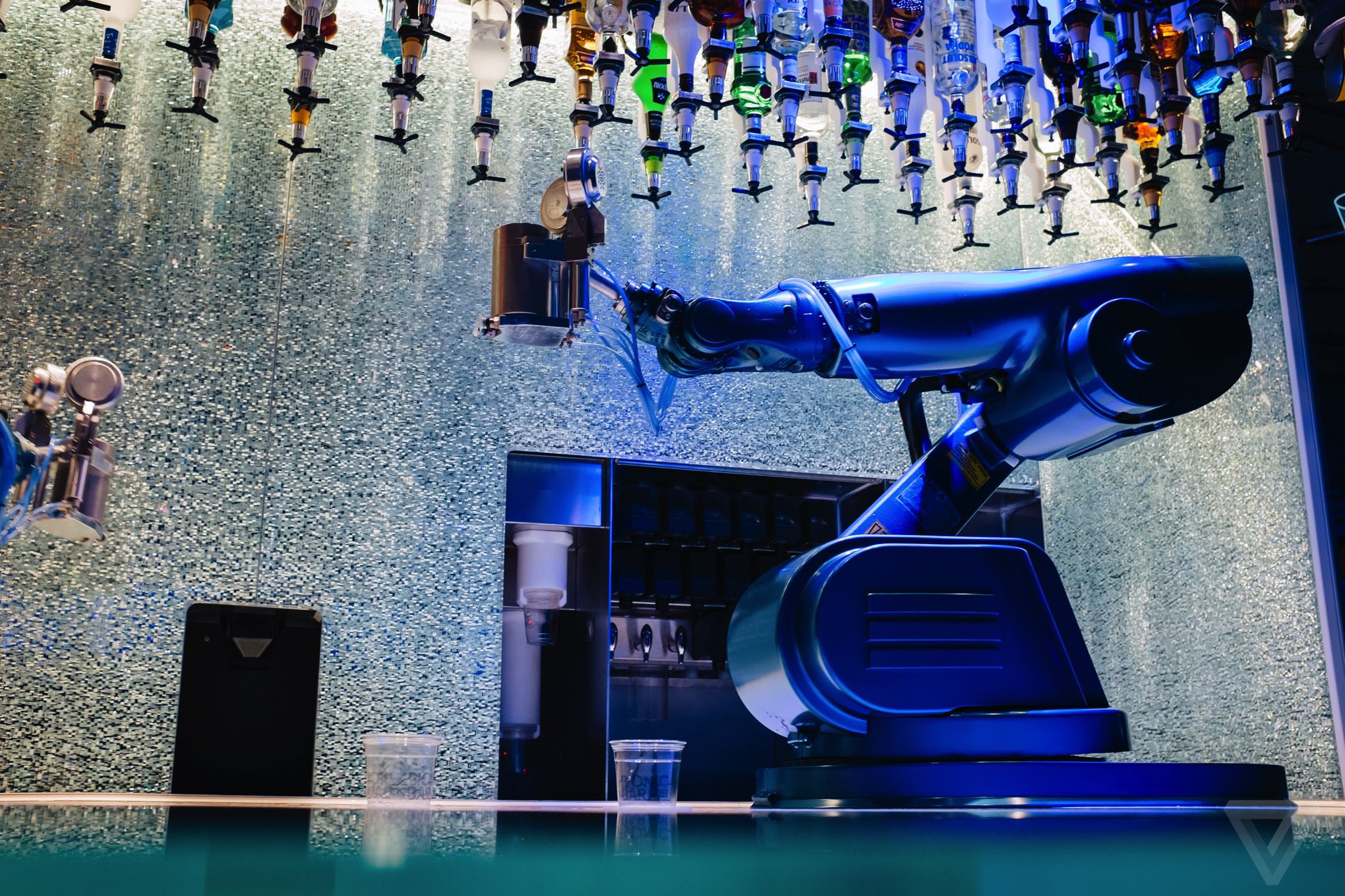 Why you should book a robot bartender? – Robot Bar